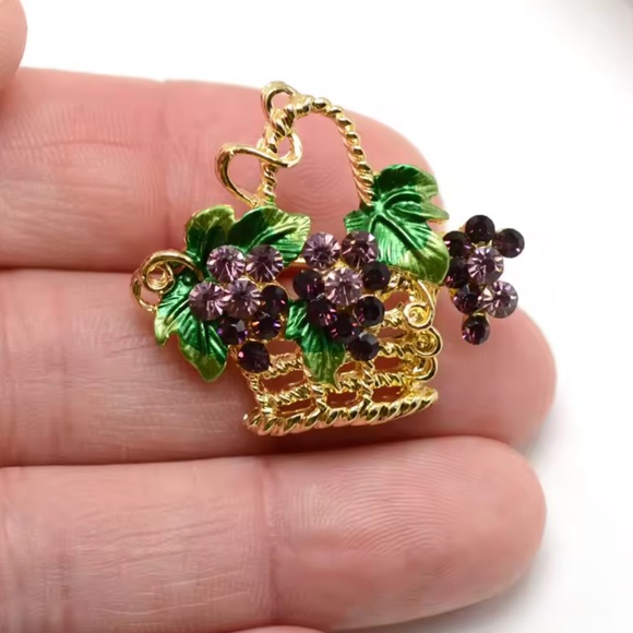 Golden Garden Basket Brooch with Amethyst-Tone Crystals - Picture 7 of 7